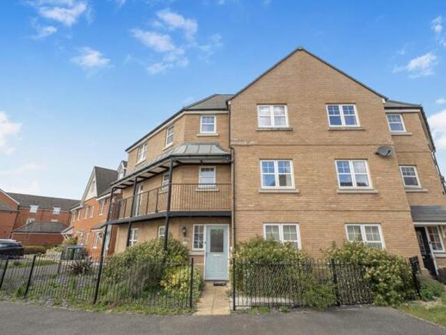 4 Bedroom House Aylesbury Buckinghamshire 101060005