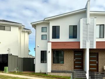 4 Bedroom House Box Hill NSW 102472637