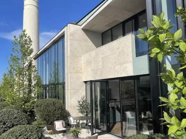 4 Bedroom House Battersea London LS102596462
