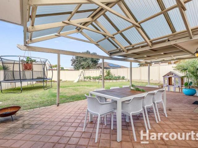4 Bedroom House Banksia Grove WA 106009286