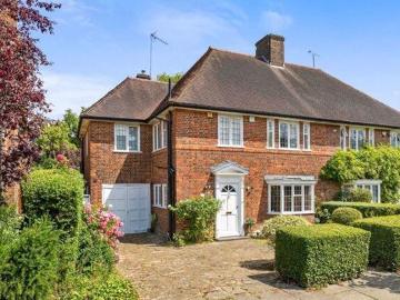 4 Bedroom House Barnet Greater London 101675976