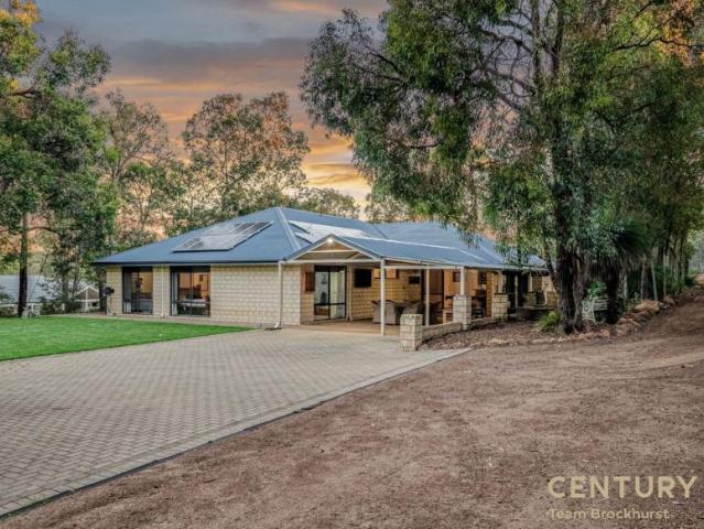 4 Bedroom House Bedfordale, WA 105626479