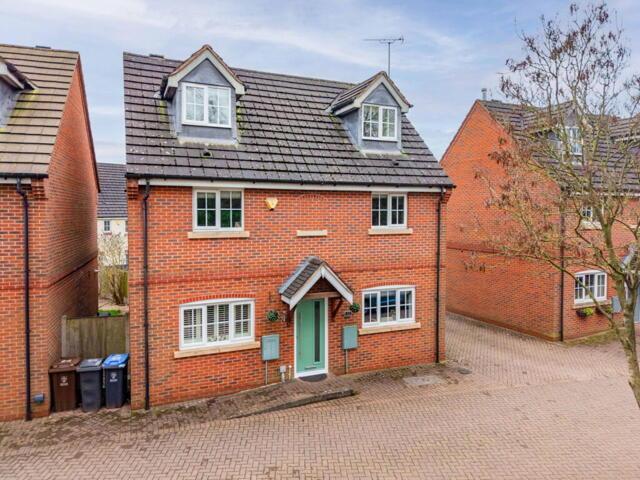 4 Bedroom House Blythe Bridge Blythe Bridge 101231901