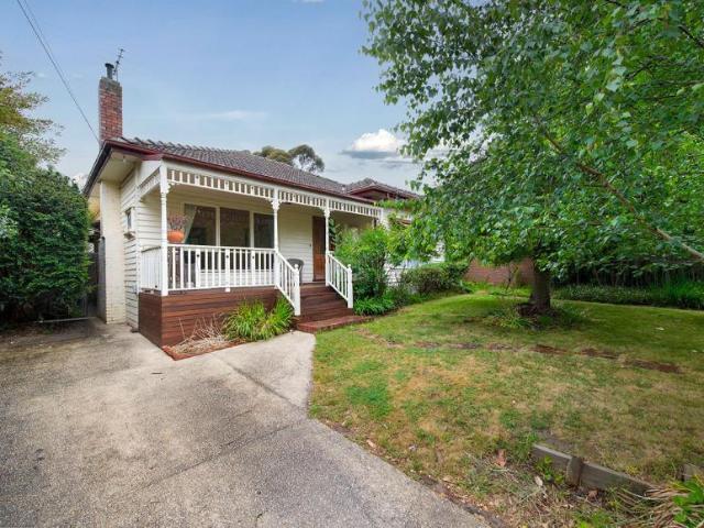 4 Bedroom House Blackburn VIC 103403595