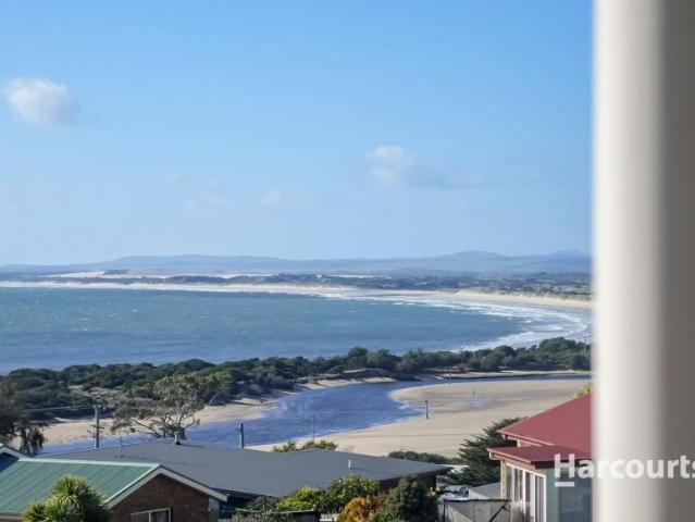 4 Bedroom House Bridport TAS 106021508