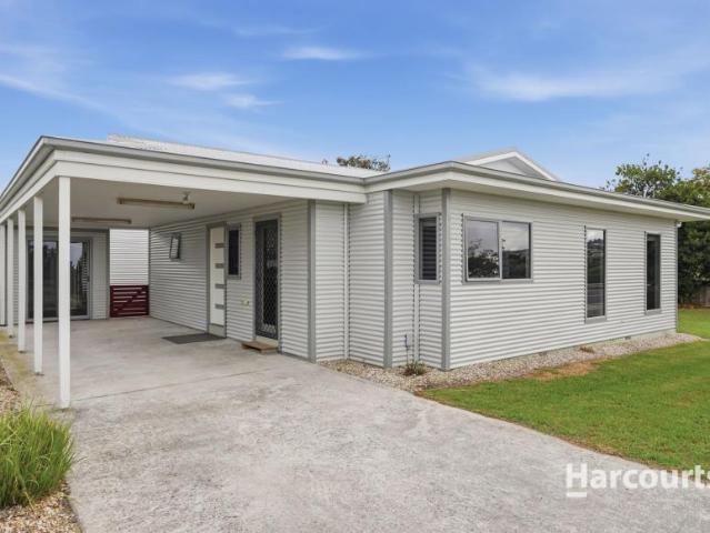 4 Bedroom House Bridport TAS 106030225