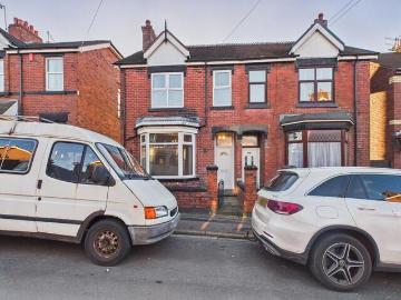4 Bedroom House Burslem Staffordshire 101379263