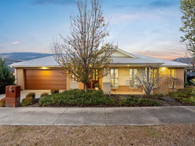4 Bedroom House Gisborne VIC 103588417