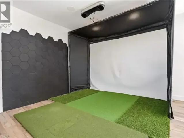 4 Bedroom House Grimsby ON 102883595