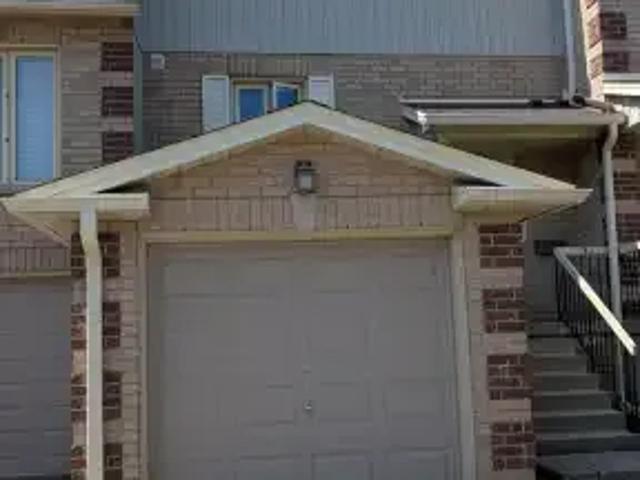 4 Bedroom House Guelph ON 104863820