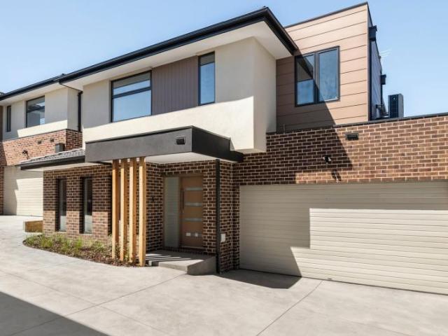 4 Bedroom House Doncaster East VIC 105719468
