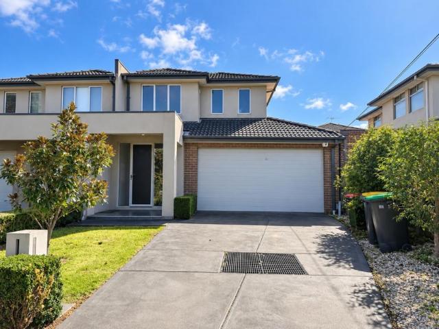 4 Bedroom House Doncaster East VIC 105863649