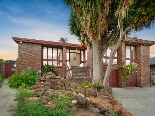 4 Bedroom House Doncaster VIC 102766092