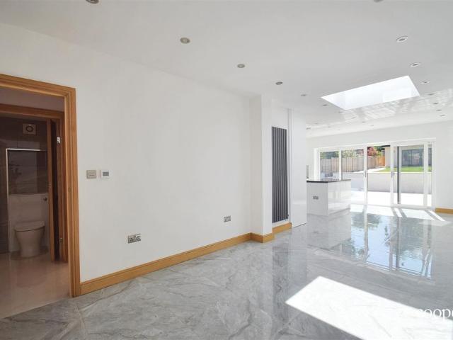 4 bedroom house detached