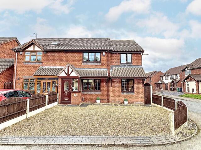 4 Bedroom House Dudley Wolverhampton 101892008