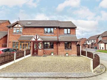 4 Bedroom House Dudley Wolverhampton 101892008