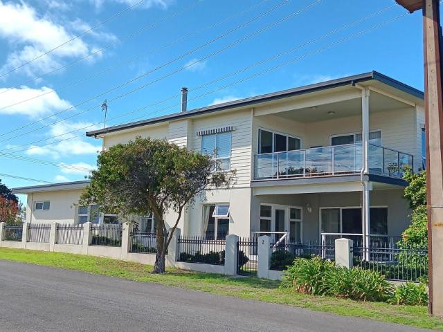 4 Bedroom House ENCOUNTER BAY SA 104951645
