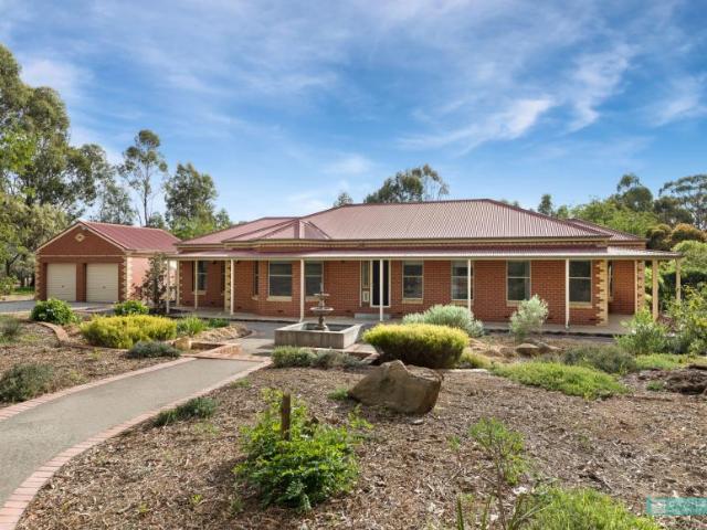 4 Bedroom House Eaglehawk VIC LS101583395