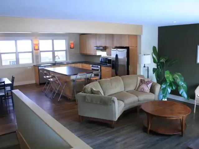 4 Bedroom House Edmonton AB 104181696