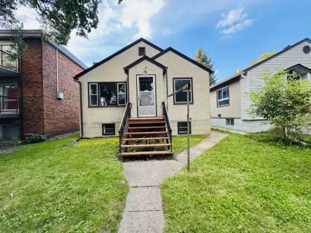 4 Bedroom House Edmonton AB 104888740