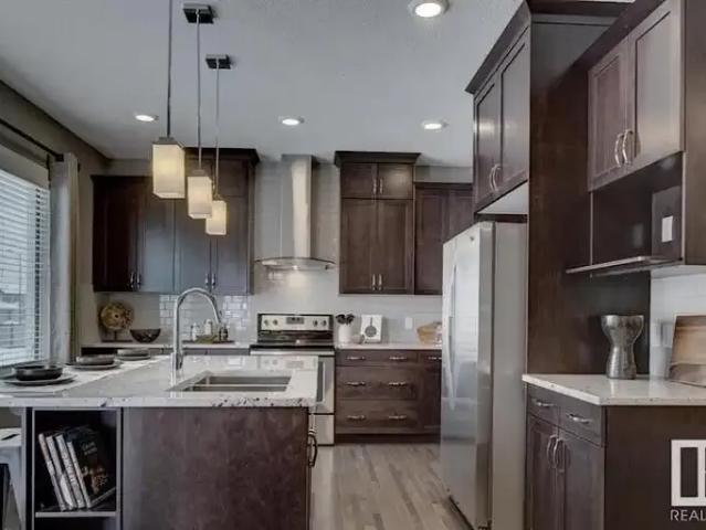 4 Bedroom House Edmonton AB 104972647