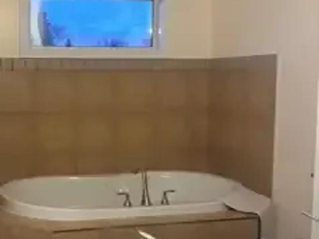 4 Bedroom House Edmonton AB 105047477
