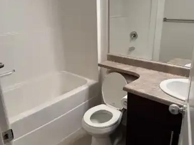 4 Bedroom House Edmonton AB 105071952