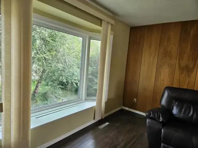 4 Bedroom House Edmonton AB 105087708