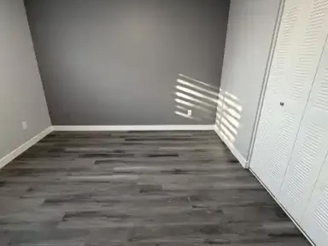 4 Bedroom House Edmonton AB 105135612