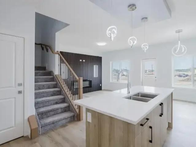 4 Bedroom House Edmonton AB 105234984
