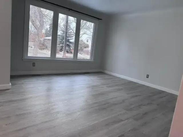 4 Bedroom House Edmonton AB 105394357