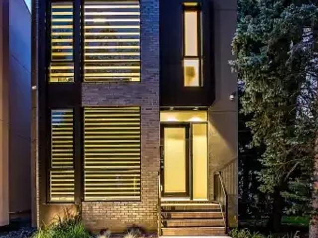 4 Bedroom House Edmonton AB 105565252