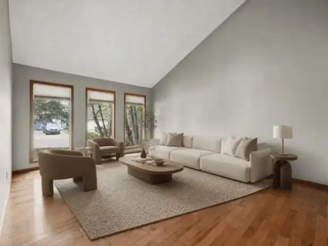 4 Bedroom House Edmonton AB 105643224