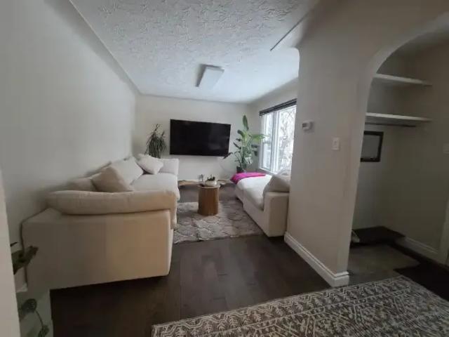 4 Bedroom House Edmonton AB 105782162
