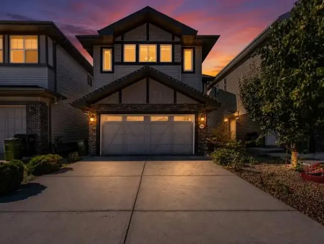 4 Bedroom House Edmonton AB 105793155