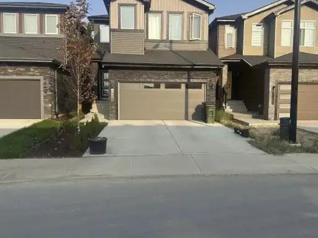 4 Bedroom House Edmonton AB 106192419