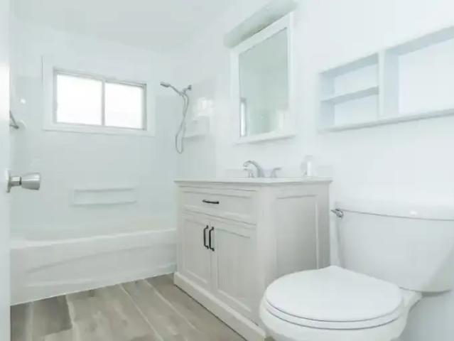 4 Bedroom House Edmonton AB 103652431