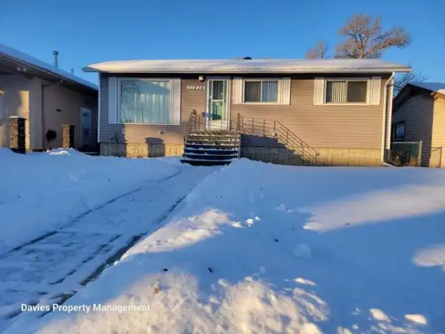 4 Bedroom House Edmonton AB 103695116
