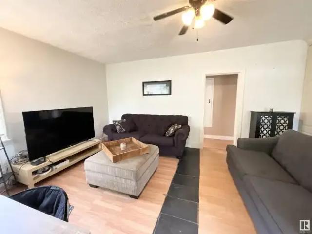 4 Bedroom House Edmonton AB LS105072004