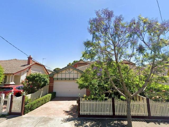 4 Bedroom House Essendon VIC LS103597854
