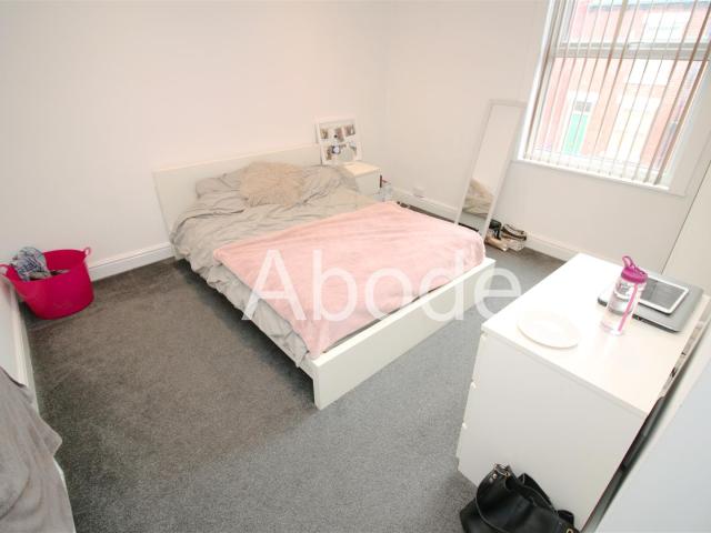 4 Bedroom House for rent at Carberry Place, Hyde Park, Leeds