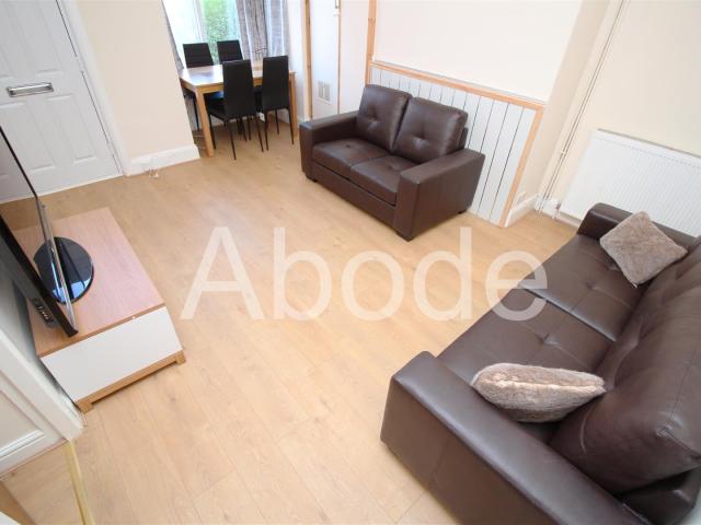 4 Bedroom House for rent at Brudenell Street, Hyde Park, Leeds