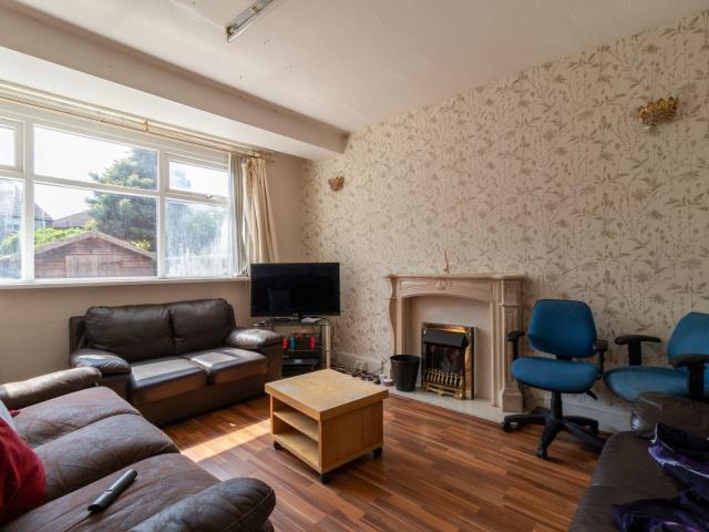 4 Bedroom House for rent at Eden Drive, Burley, Leeds