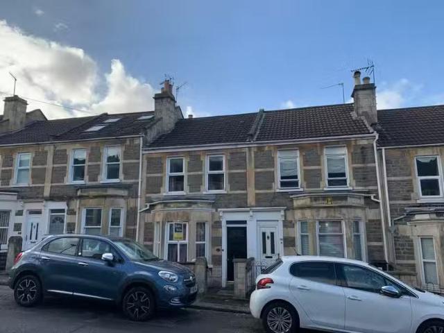 4 bedroom house for rent in Coronation Avenue, Bath, BA2