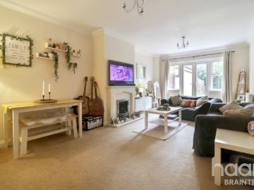 4 bedroom House for rent in Castleden Way