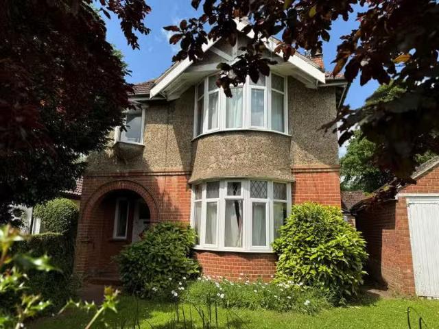 4 bedroom house for rent in Cherry Drive, Canterbury, CT2