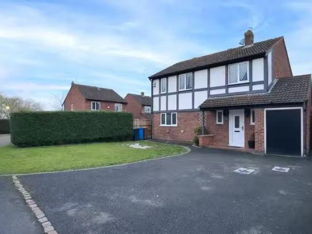 4 bedroom house for rent in Clipstone Gardens, Oakwood, Derby.
