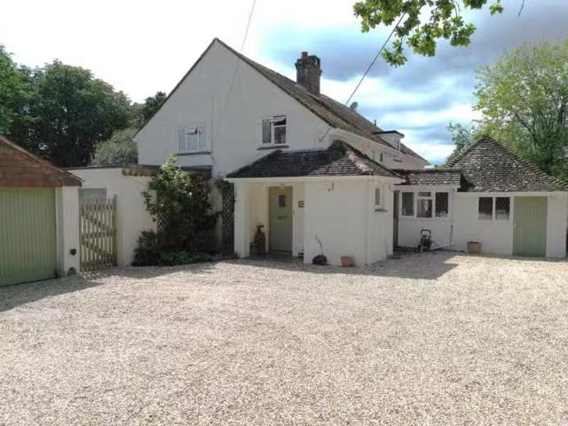 4 bedroom house for rent in Barrack Lane, Crow, Ringwood, Hamp.
