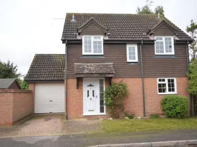 4 bedroom house for rent in Elmbrook Drive, Bishop`s Stortford.