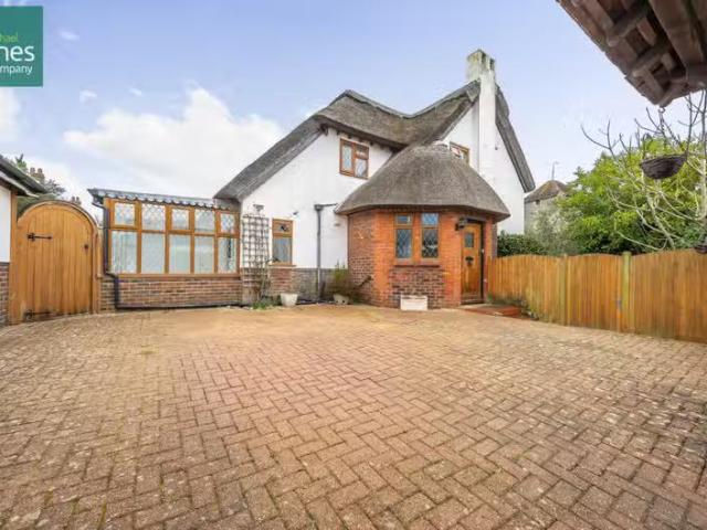4 bedroom house for rent in Fircroft Avenue, North Lancing, We.